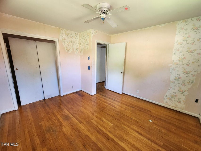 Photo #15: 546 Bays View Court