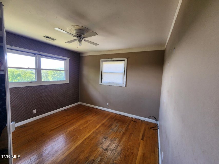 Photo #16: 546 Bays View Court