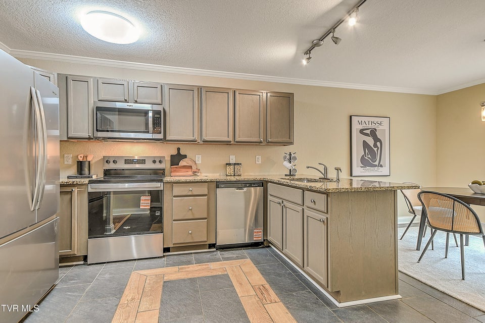 Photo #11: 101 Smartview Lane