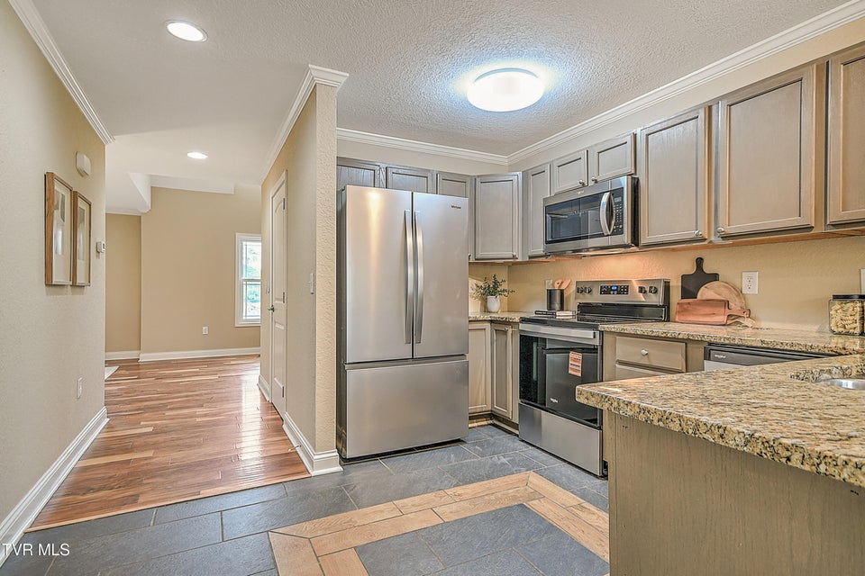 Photo #10: 101 Smartview Lane