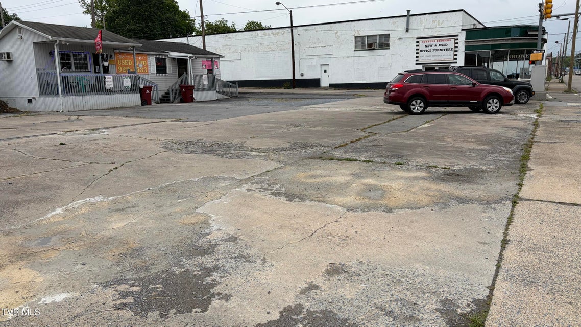 Photo #2: 320 Main Street