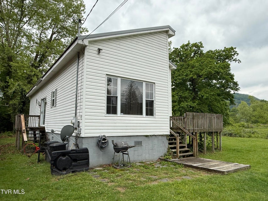 Photo #9: 323 Hamblen Street