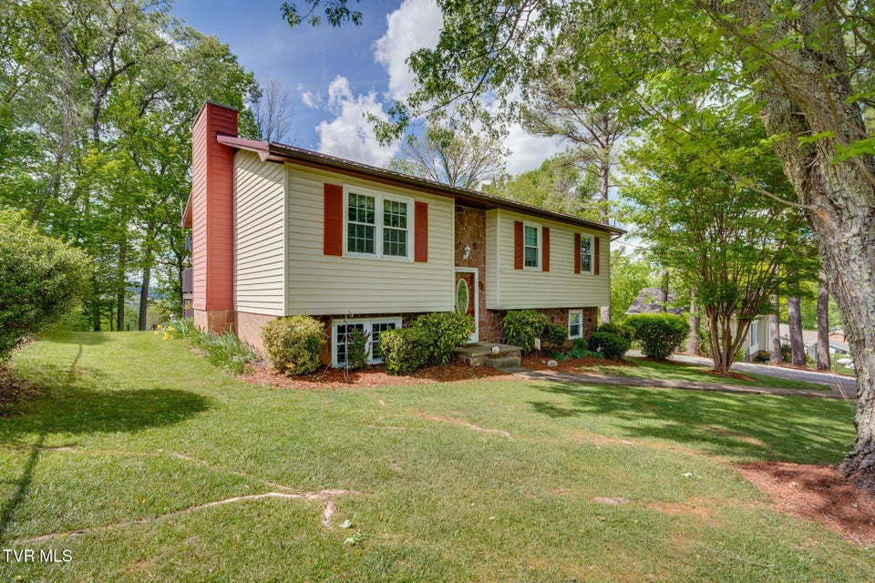 Photo #2: 258 Overhill Drive