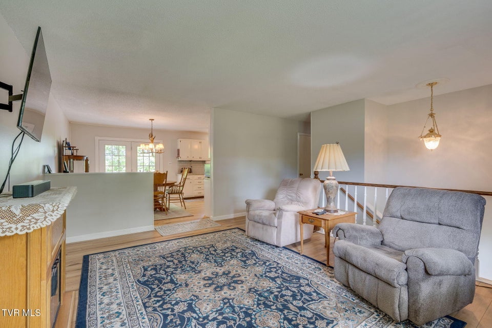 Photo #7: 258 Overhill Drive