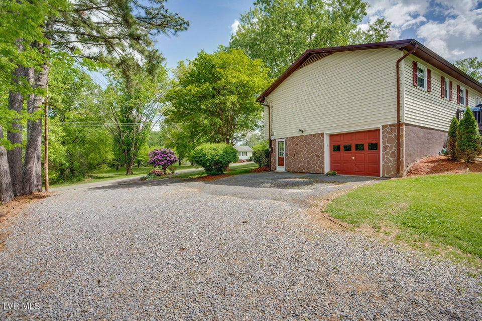 Photo #31: 258 Overhill Drive