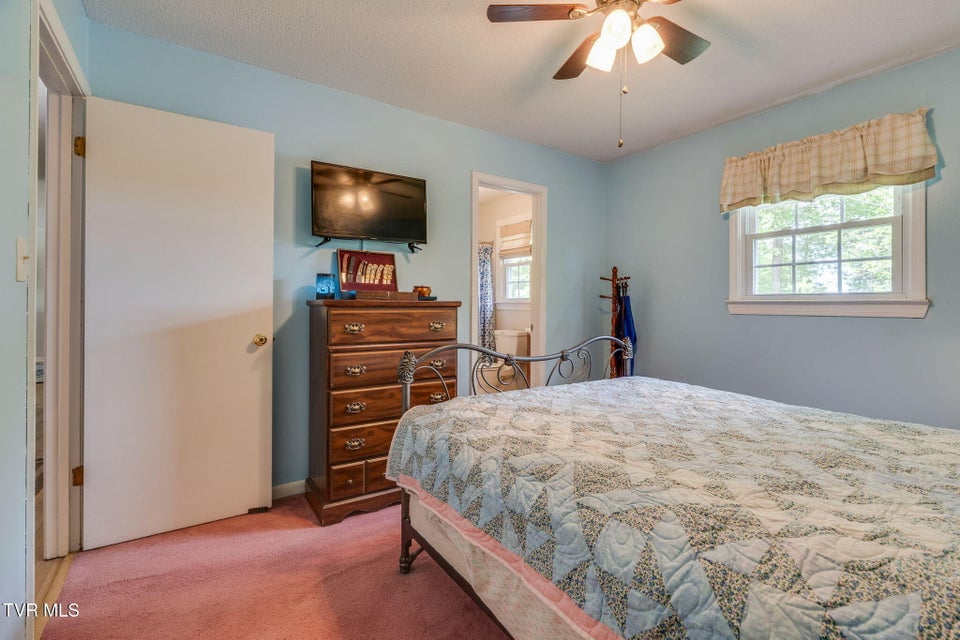 Photo #15: 258 Overhill Drive