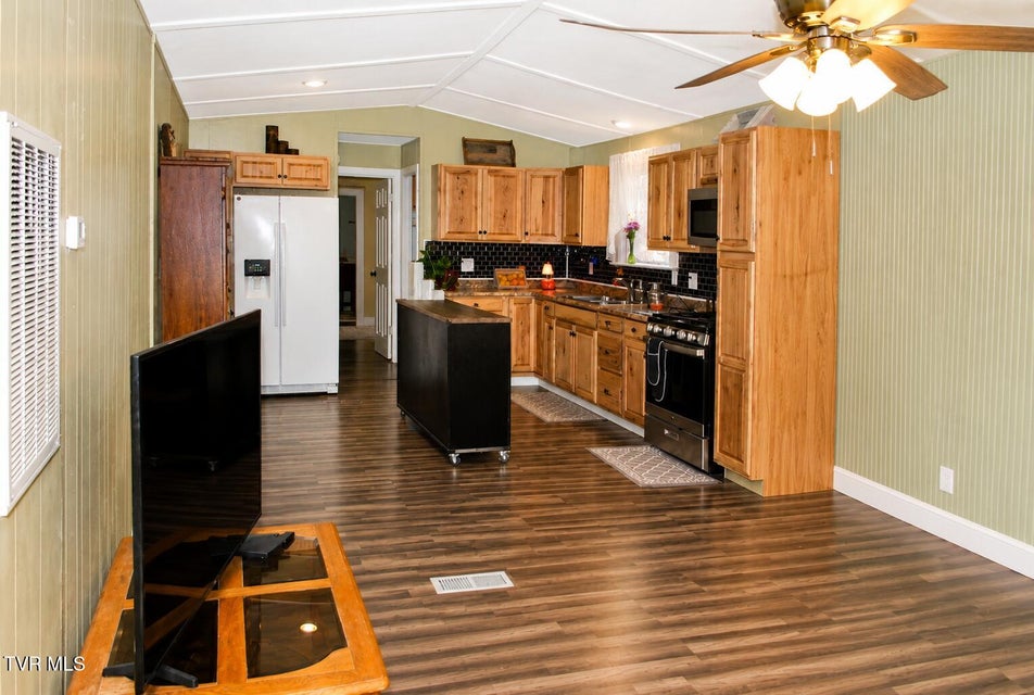 Photo #6: 225 Shaw Road