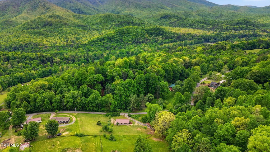 Photo #31: 737 Lower Stone Mountain Road