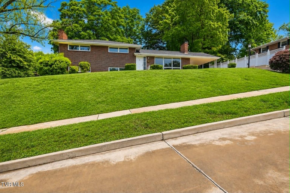 Photo #3: 912 Colfax Avenue