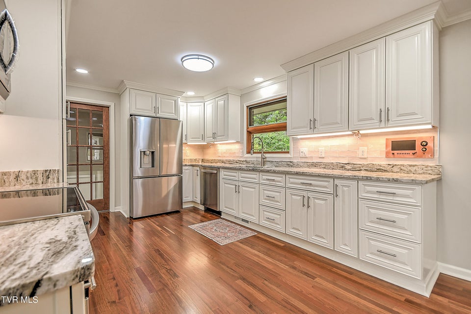 Photo #18: 912 Colfax Avenue