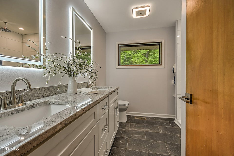Photo #23: 912 Colfax Avenue