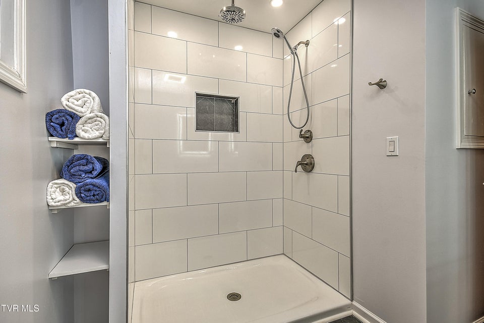 Photo #25: 912 Colfax Avenue