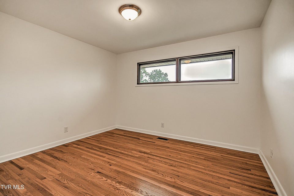 Photo #27: 912 Colfax Avenue