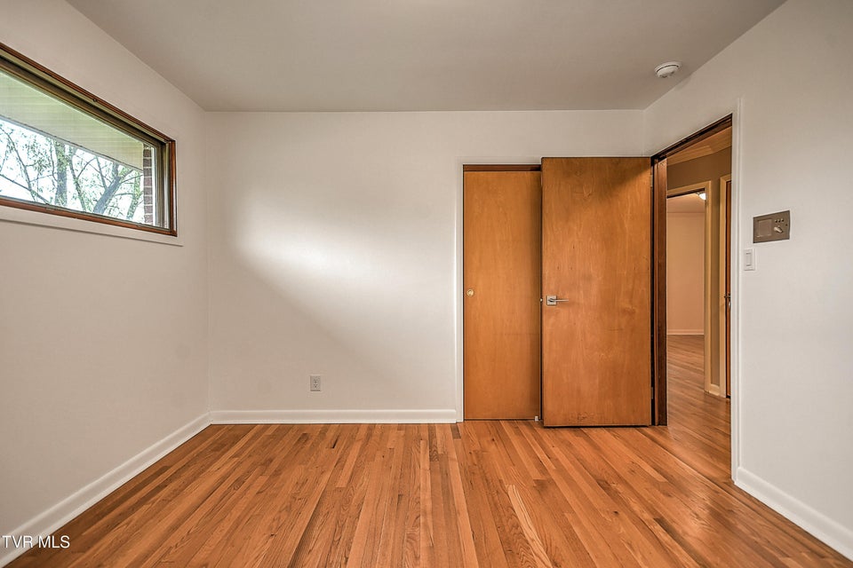 Photo #29: 912 Colfax Avenue