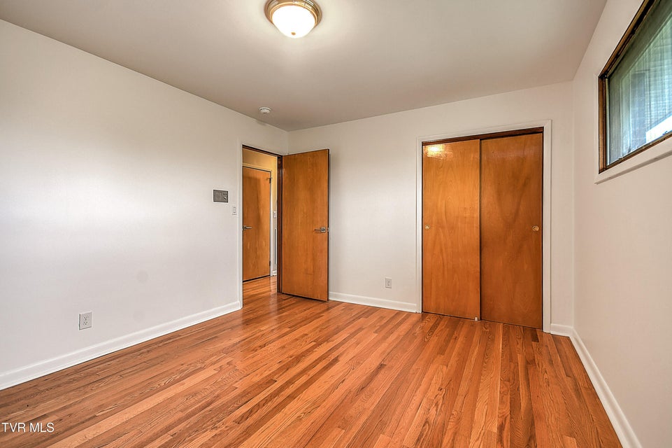 Photo #33: 912 Colfax Avenue