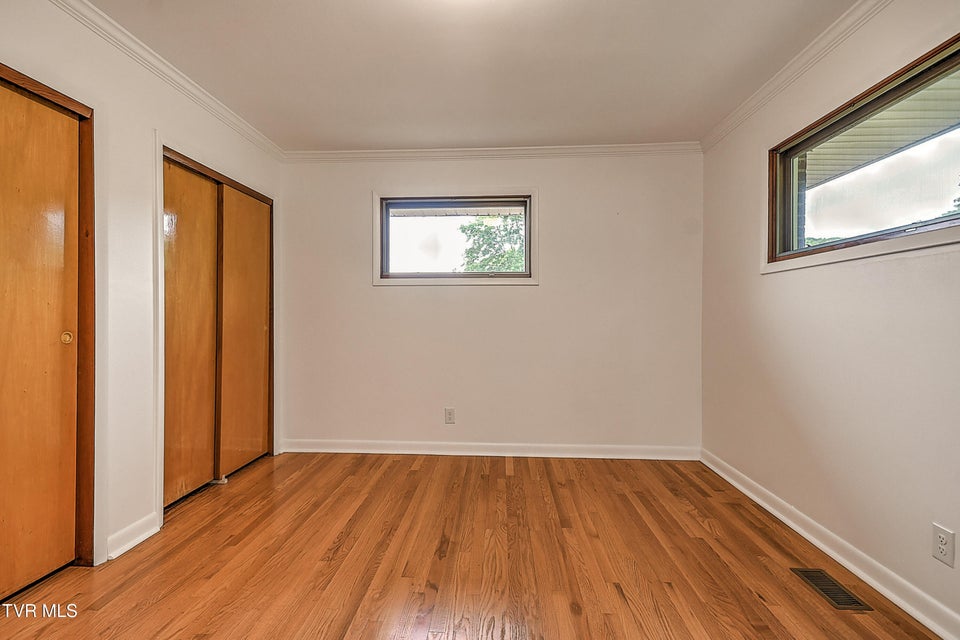 Photo #35: 912 Colfax Avenue
