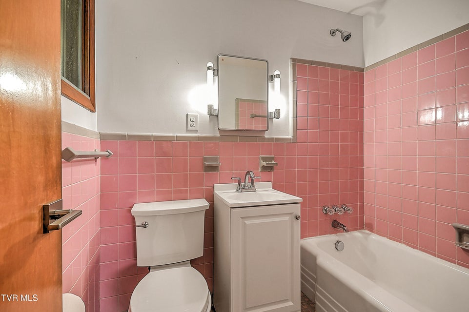 Photo #38: 912 Colfax Avenue