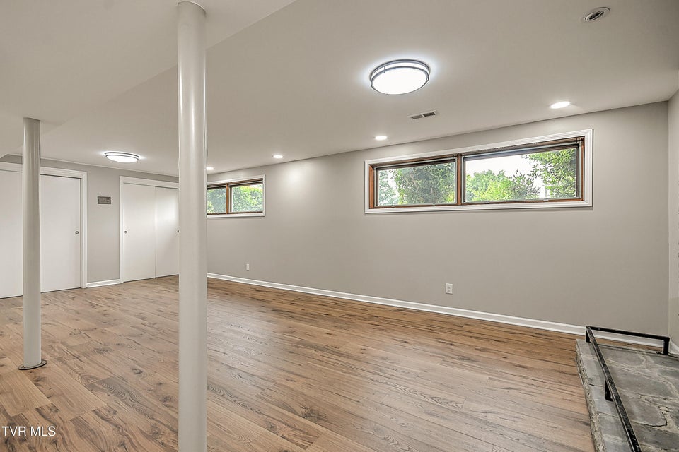 Photo #44: 912 Colfax Avenue