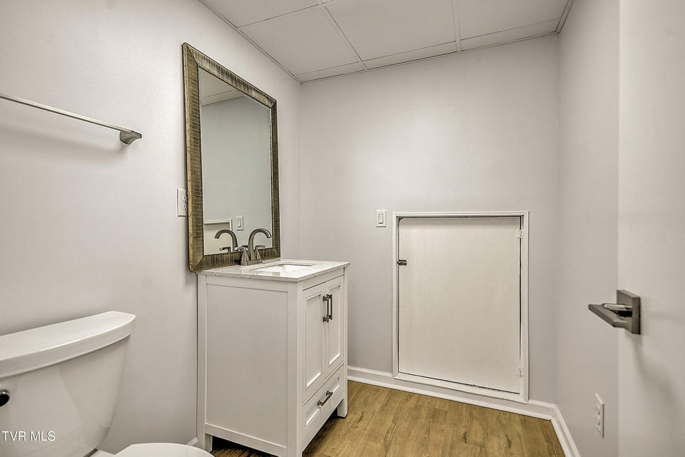 Photo #45: 912 Colfax Avenue