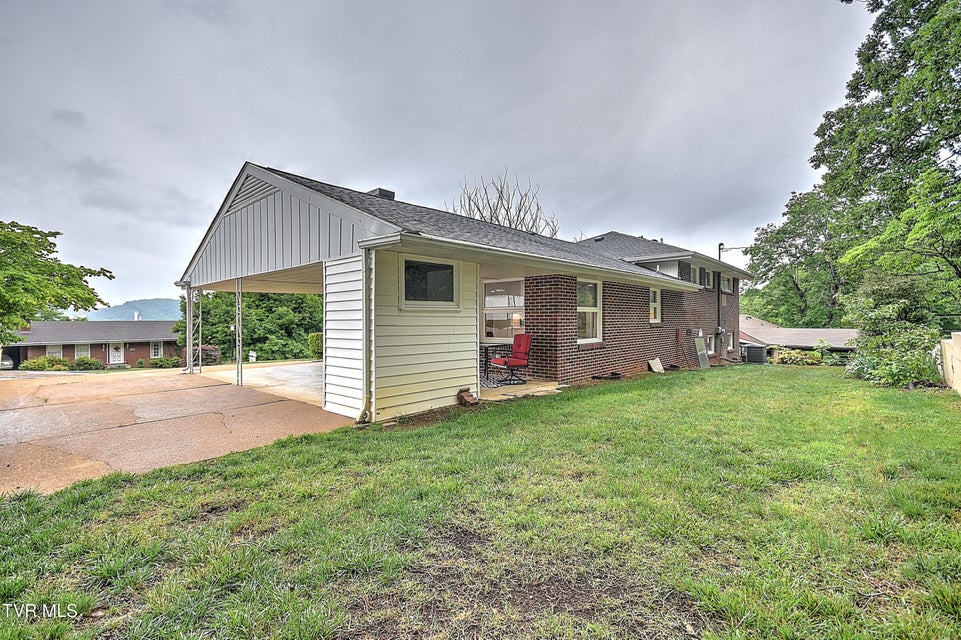 Photo #52: 912 Colfax Avenue