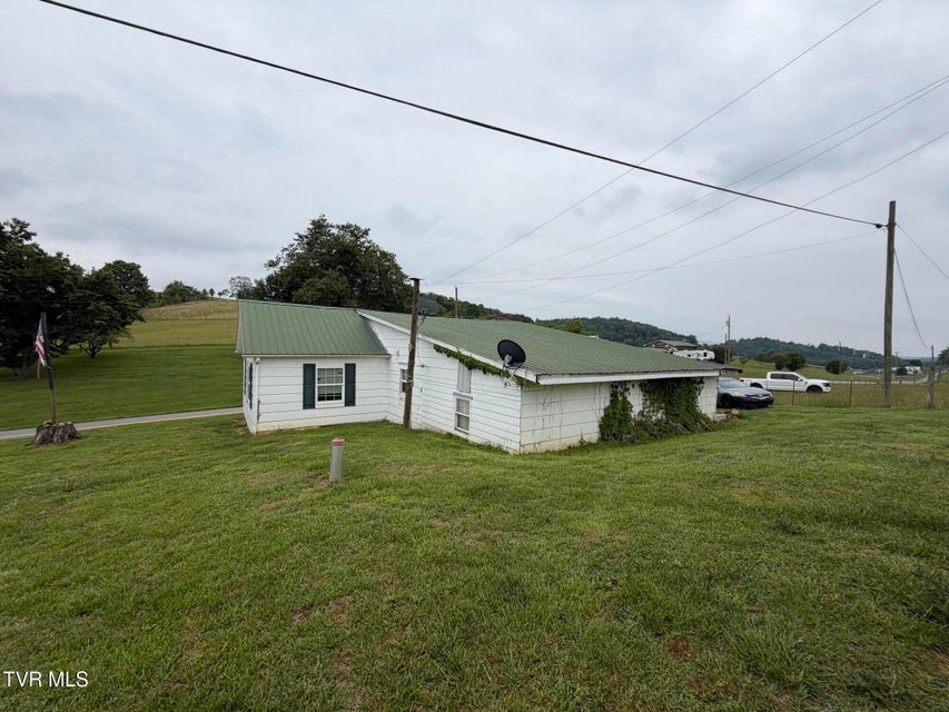 Photo #4: 231 Jarrett Road