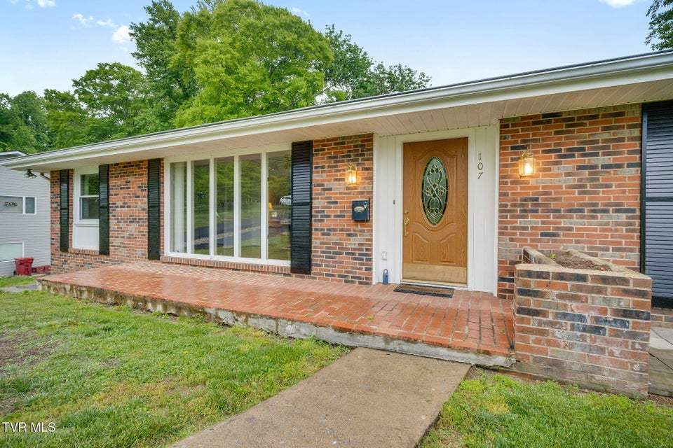 Photo #4: 107 Dogwood Lane