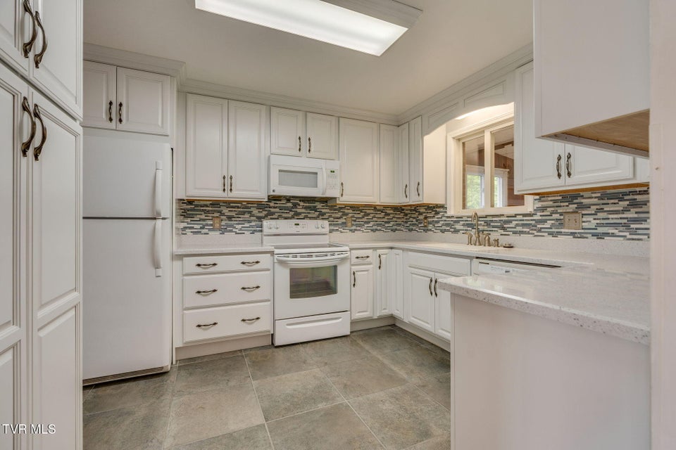 Photo #13: 107 Dogwood Lane