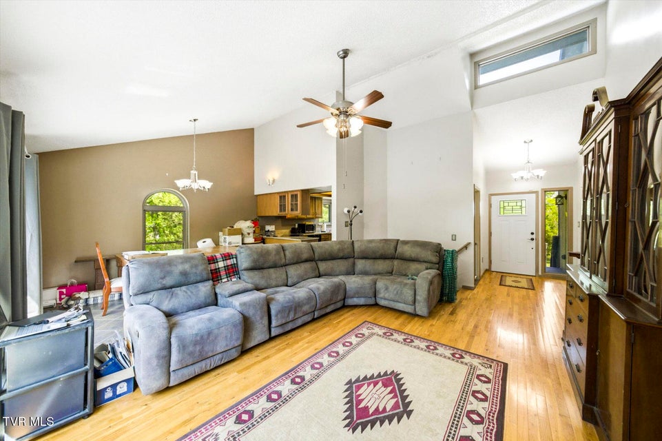 Photo #6: 997 Lake Ridge Drive