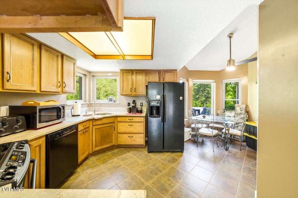 Photo #8: 997 Lake Ridge Drive