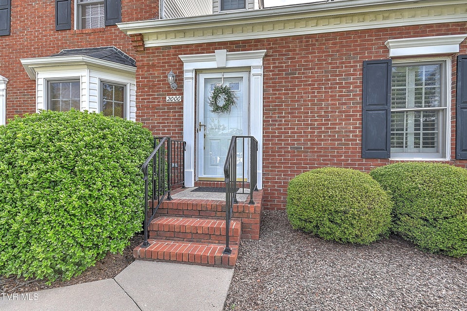 Photo #7: 2000 Manor Court