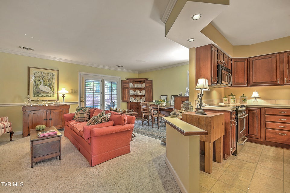 Photo #15: 2000 Manor Court