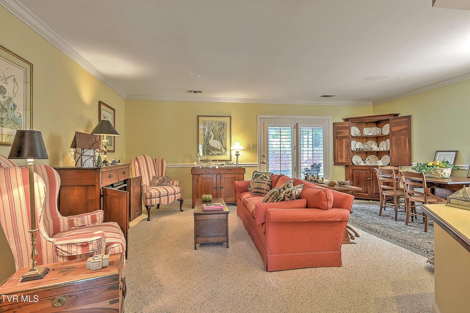 Photo #4: 2000 Manor Court