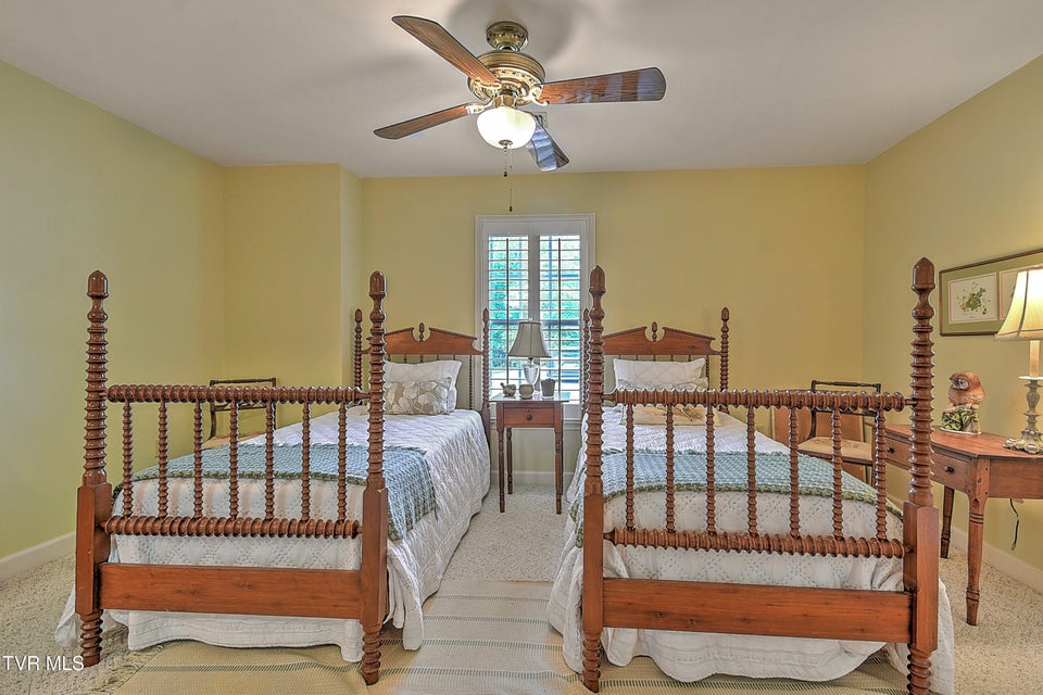Photo #25: 2000 Manor Court