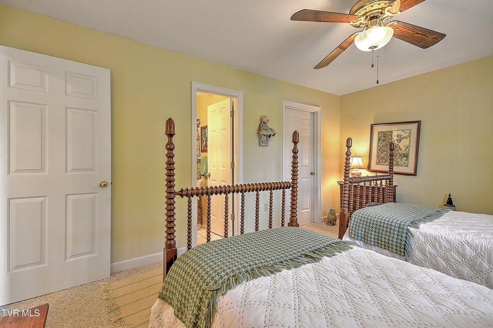 Photo #26: 2000 Manor Court