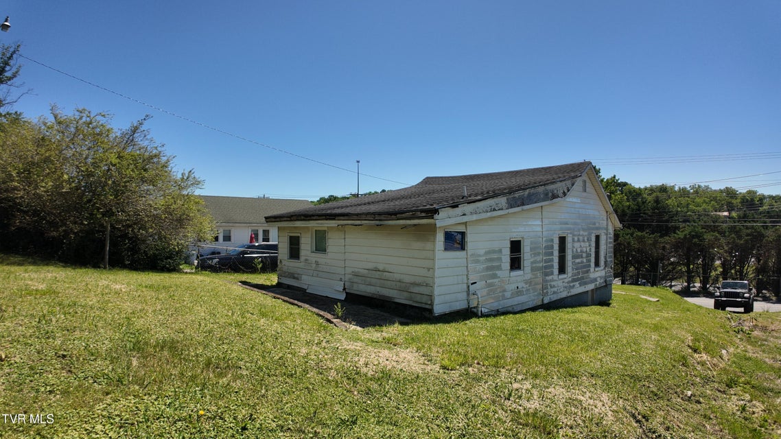 Photo #54: Tr 1 Bernard Avenue