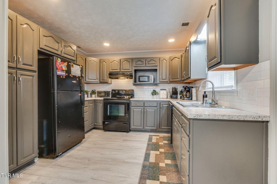 Photo #9: 422 Sequoyah Drive