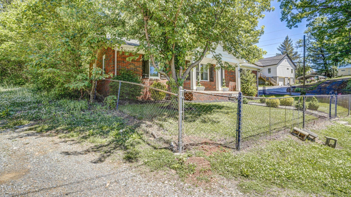 Photo #2: 401 Wilma Street