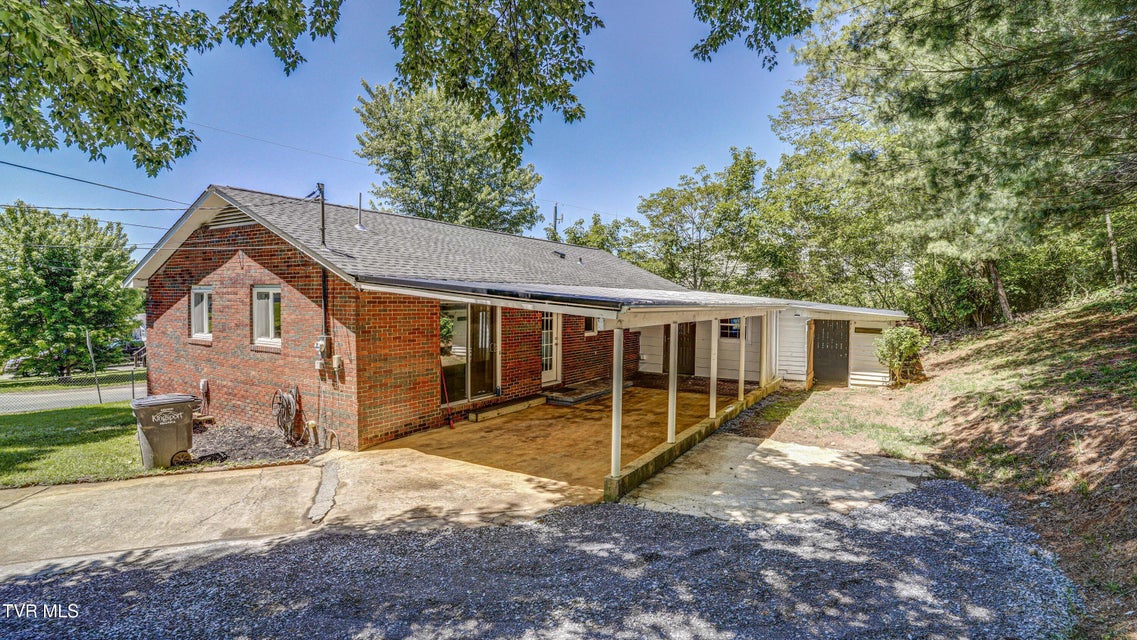Photo #4: 401 Wilma Street