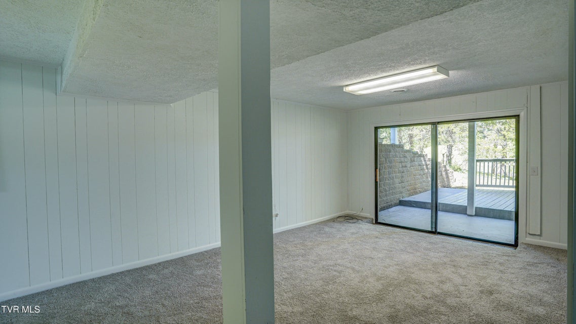 Photo #41: 4 Haver Hill Court