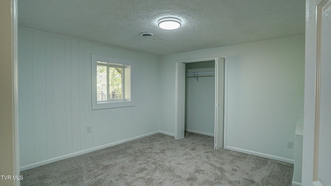 Photo #42: 4 Haver Hill Court