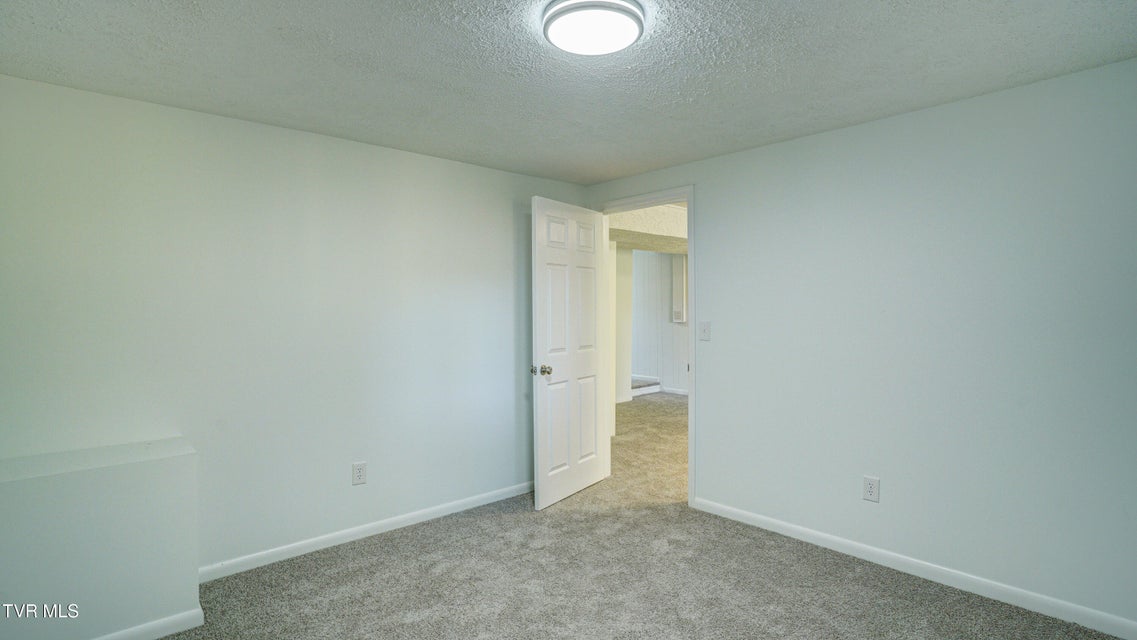 Photo #43: 4 Haver Hill Court