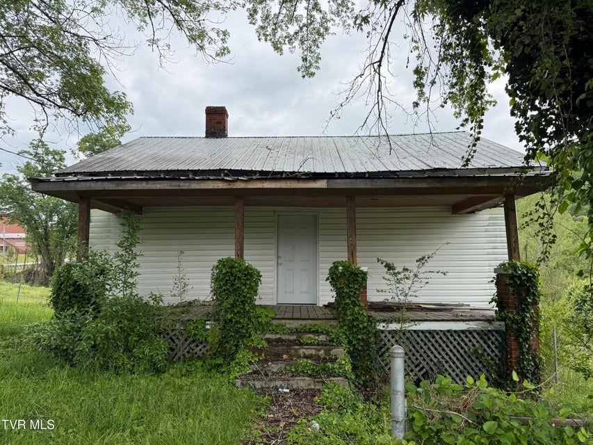 Photo #2: 105 Highland Avenue