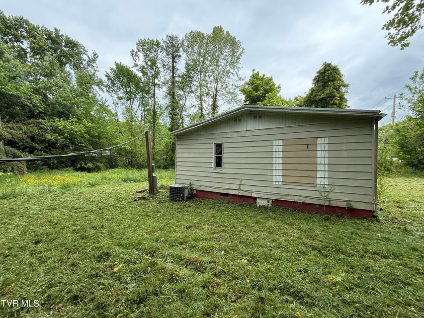 Photo #5: 733 Taggart Avenue