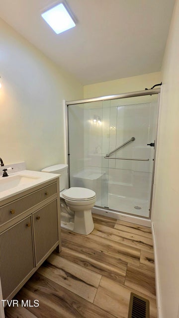 Photo #16: 5558 Paramont Road
