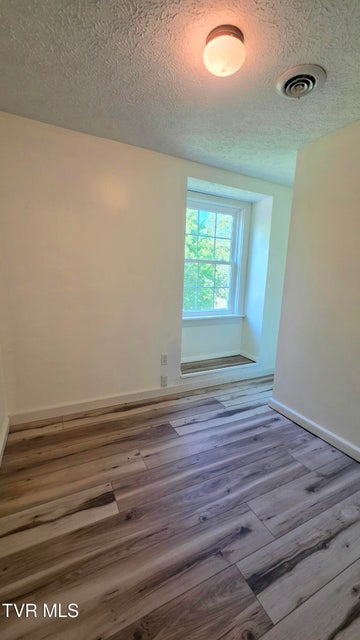 Photo #22: 5558 Paramont Road