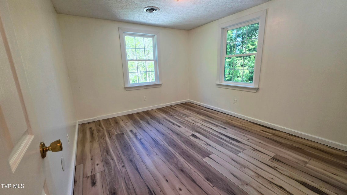 Photo #23: 5558 Paramont Road