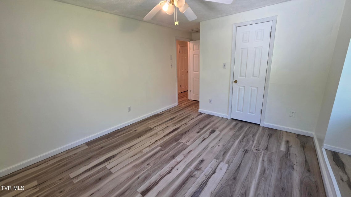 Photo #25: 5558 Paramont Road