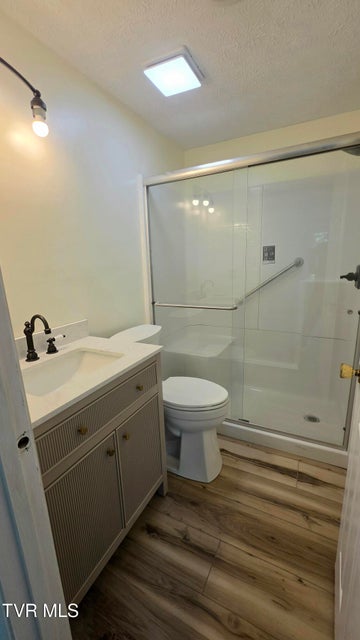 Photo #28: 5558 Paramont Road