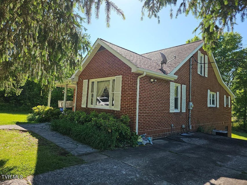 Photo #5: 2536 Orr Street