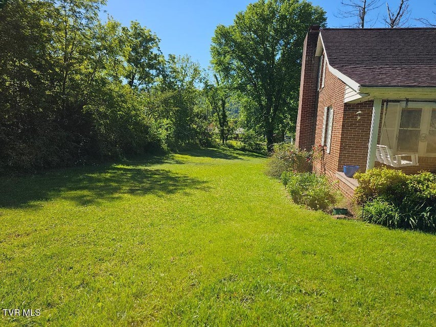 Photo #39: 2536 Orr Street